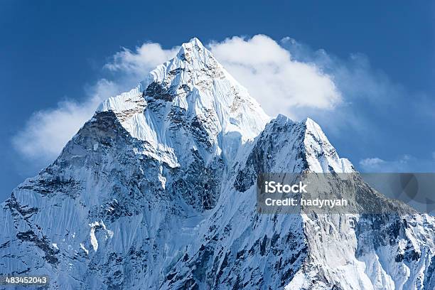 Montanha Ama Dablamhimalaya Intervalo - Fotografias de stock e mais imagens de Ao Ar Livre - Ao Ar Livre, Azul, Branco