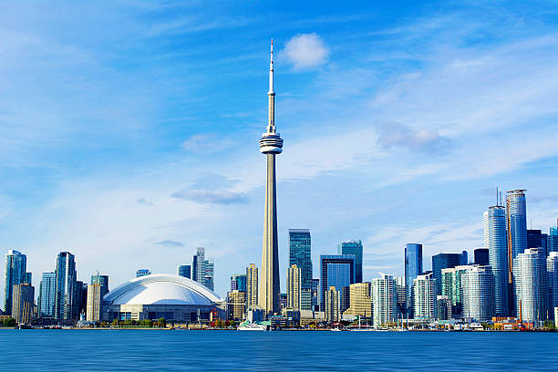 cn tower - natural landmark famous place travel destinations nature stock-fotos und bilder