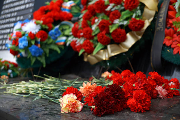 istock flowers, wreaths 483480467