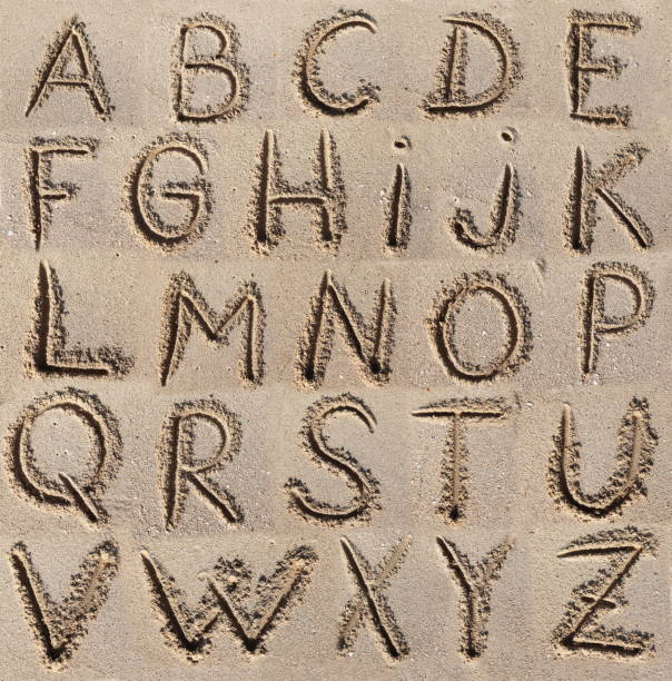 alfabet (abc). - sand text alphabet beach zdjęcia i obrazy z banku zdjęć