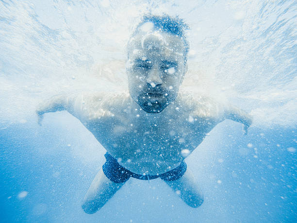 istock Diving in a beautiful turquoise water 483496762