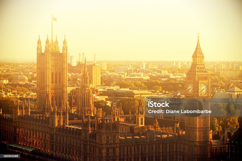 Parlamentsgebäude in Westminster Bridge - Lizenzfrei Bauwerk Stock-Foto