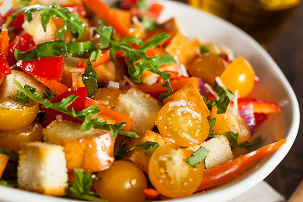 istock Traditional Healthy Panzanella Salad 483505625