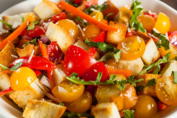 istock Traditional Healthy Panzanella Salad 483509215