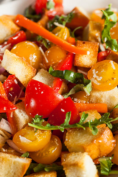 istock Traditional Healthy Panzanella Salad 483509247