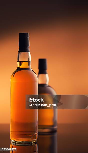 Frascos De Whiskey - Fotografias de stock e mais imagens de Bebida - Bebida, Bebida Alcoólica, Bebida Branca