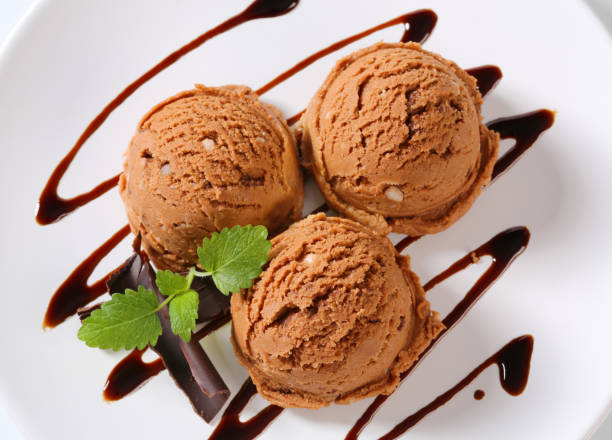 istock Scoops of chocolate ice cream 483511400