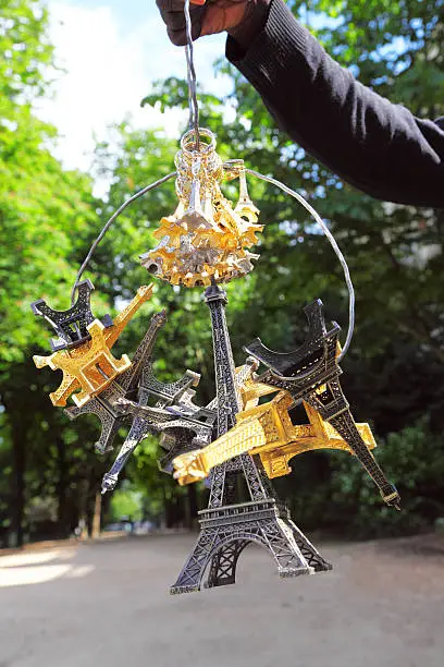 Photo of Eiffel tower statuettes illegal sale
