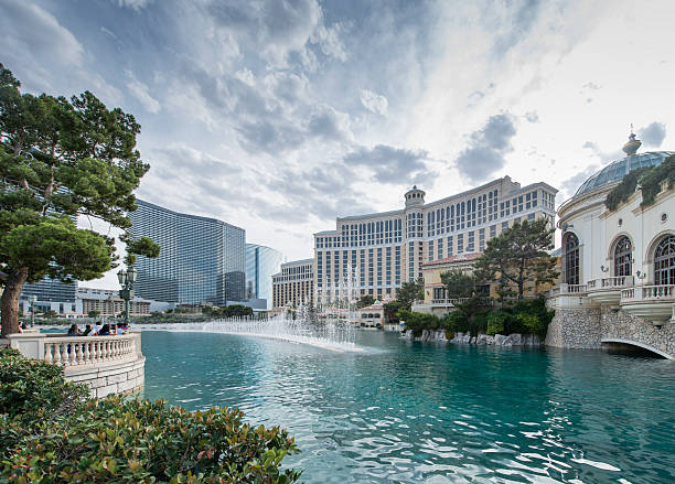 벨라지오 lake las vegas - the cosmopolitan of las vegas 뉴스 사진 이미지