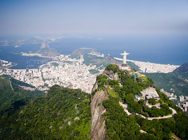 リオ空から見たホテル - christ the redeemer rio de janeiro brazil corcovado ストックフォトと画像