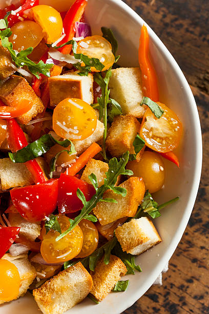 istock Traditional Healthy Panzanella Salad 483533943