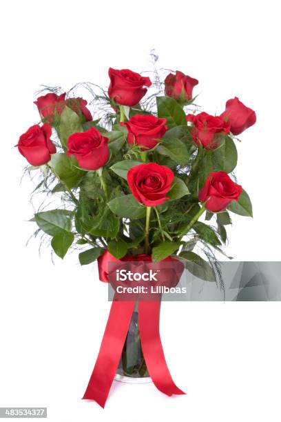 Photo libre de droit de Voeux De La Saintvalentin banque d'images et plus d'images libres de droit de Rose - Fleur - Rose - Fleur, Bouquet formel, Objet ou sujet détouré