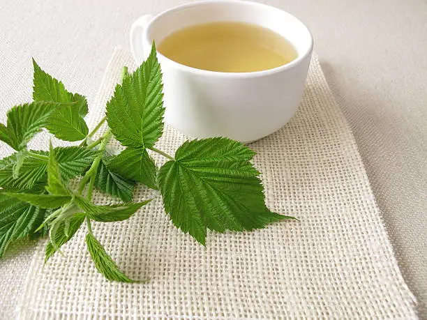 Himbeerblättertee - Raspberry leaf tea