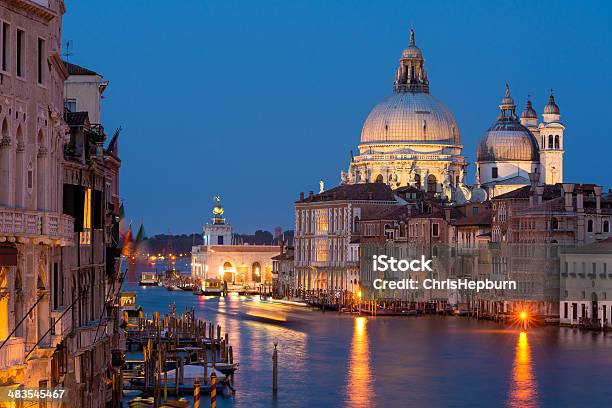 Santa Maria Della Salute Gran Canal De Venecia Italia Foto de stock y más banco de imágenes de Agua