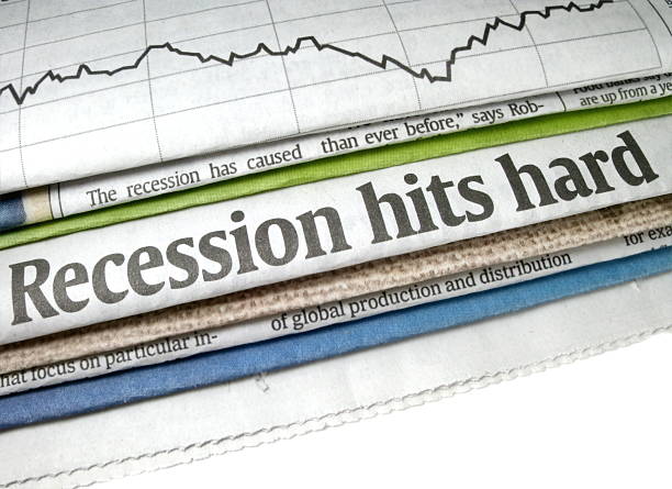 recessione colpisce duro - home finances recession newspaper finance foto e immagini stock