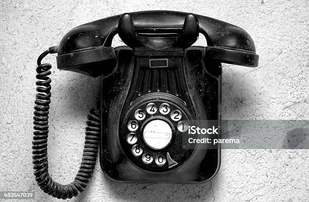 Foto de Antigo Telefone Em P B e mais fotos de stock de 1950-1959 - 1950-1959, Telefone, Estilo retrô