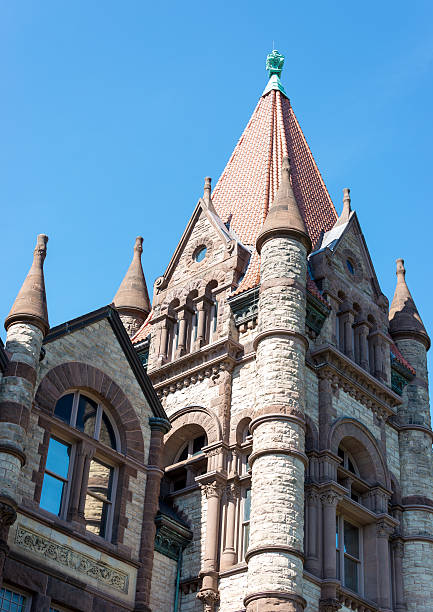 istock Vintage Romanesque Revival Bulding in Toronto 483550928