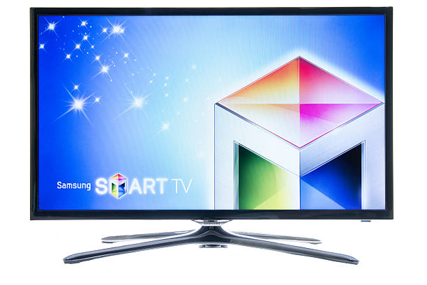 smart tv logotipo de samsung - samsung group fotografías e imágenes de stock