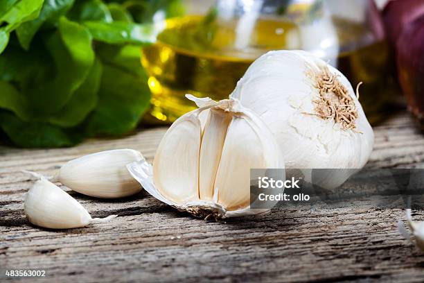 Fresh Garlic Wood Vegetable Stock Photo - Download Image Now - 2015, Agriculture, Backgrounds
