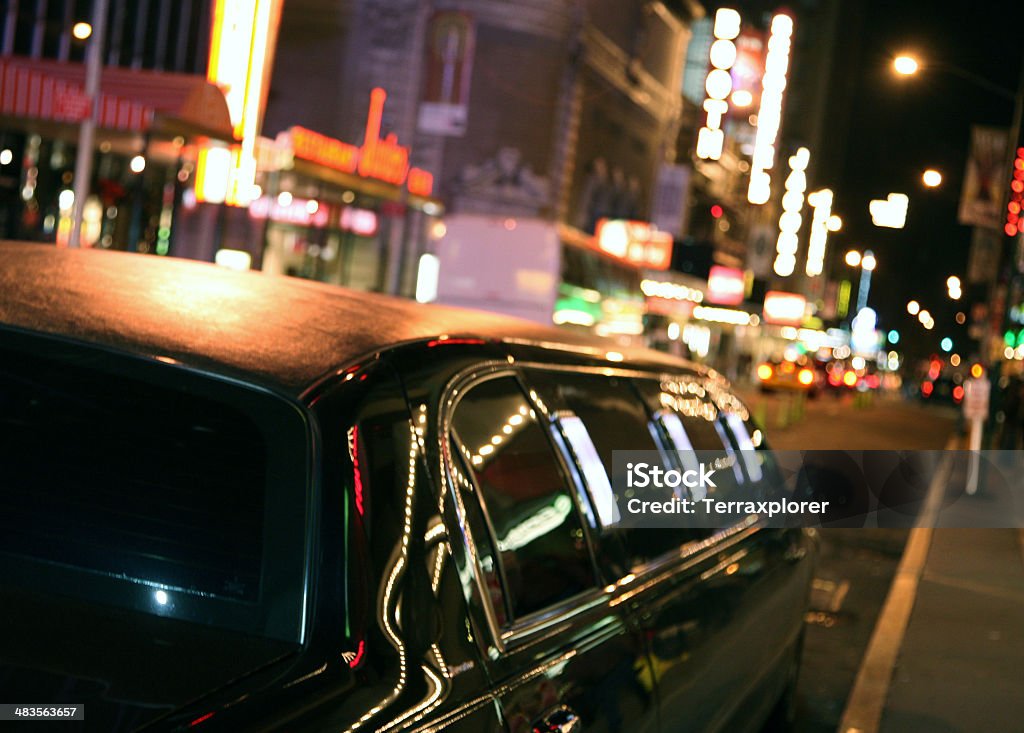 저녁 떠들썩해질 - 로열티 프리 리무진-고급 자동차 스톡 사진