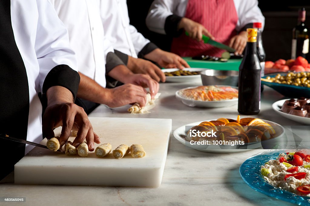 chefs trabalhando - Foto de stock de Adulto royalty-free