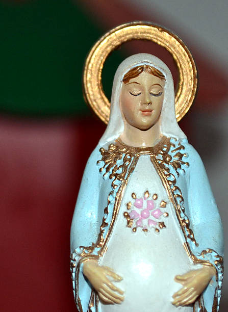 istock Statue of Virgin Mary 483572023