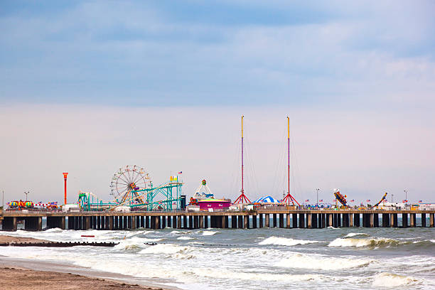 amuesment park in stahl pier atlantic city, nj - atlantic city gambling new jersey built structure stock-fotos und bilder