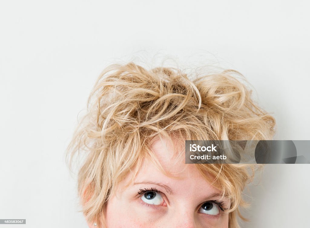 Blondes Mädchen nachschlagen/links (gemischte Haaren - Lizenzfrei Strubbelhaar Stock-Foto