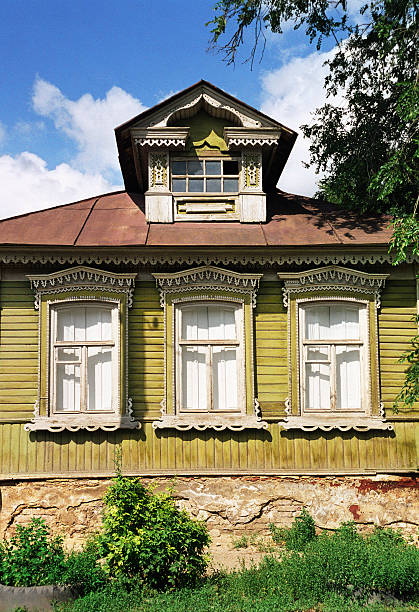 木製のロシアのご宿泊は、19 世紀初期ます。 - gable ストックフォトと画像
