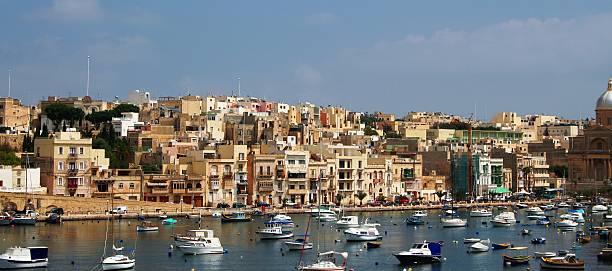 und senglea (l'isla) townscape.  malta. - l isla stock-fotos und bilder