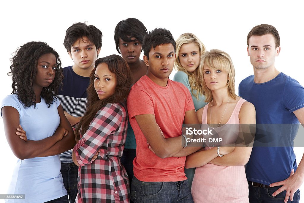 Studenten stehen in einer Gruppe sehr - Lizenzfrei Ernst Stock-Foto