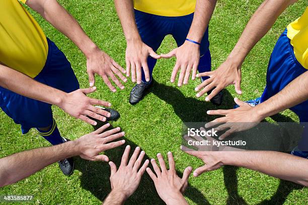 Kreis Der Hände Team Stockfoto und mehr Bilder von Mandala - Mandala, Menschen, 2014