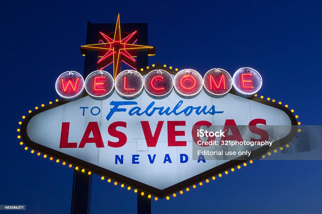 Herzlich willkommen im las vegas Schild bei Sonnenuntergang - Lizenzfrei Stadt Stock-Foto