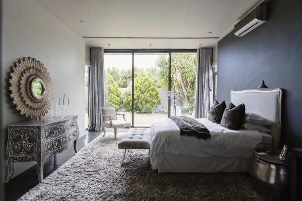 istock Elegant luxury bedroom 483598979