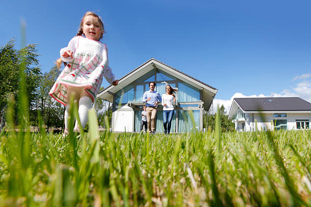istock happy family running 483603922