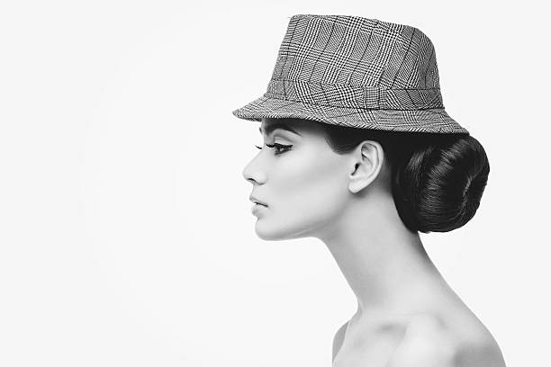 istock Girl with long neck 483611752
