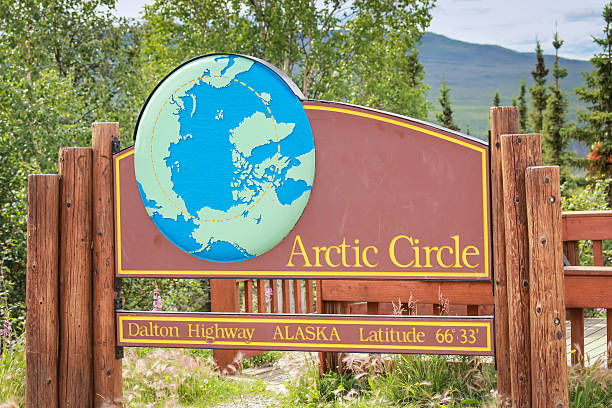 istock Arctic Circle road sign in Alaska 483615201
