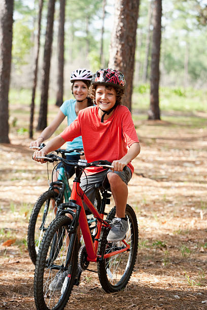 istock Children riding mountain bikes 483615359