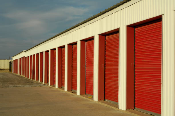 unidade de armazenagem - storage compartment garage warehouse storage room - fotografias e filmes do acervo