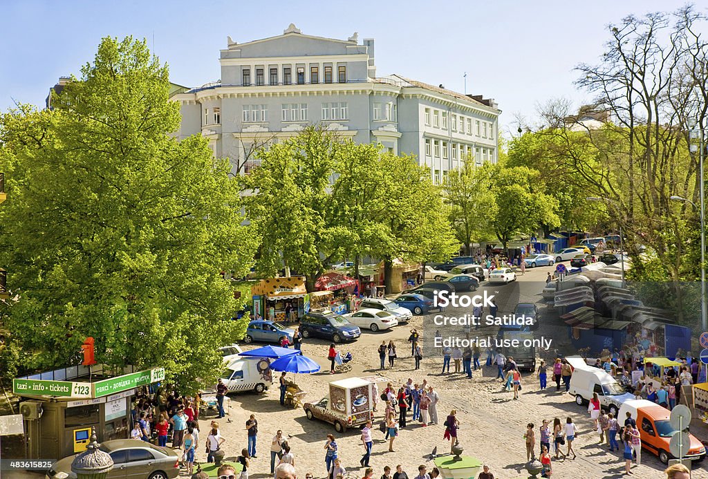 Turistas escolha lembranças em Vladimirskaya street, Kiev - Royalty-free Ao Ar Livre Foto de stock