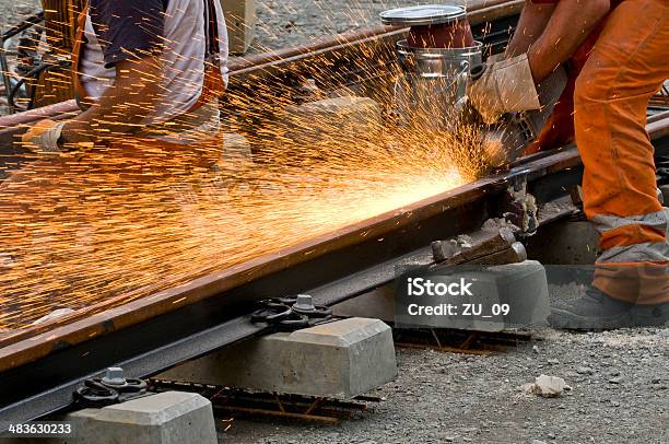 Triturar Do Weld Da Viaférrea - Fotografias de stock e mais imagens de Via-férrea - Via-férrea, Indústria de construção, Obra