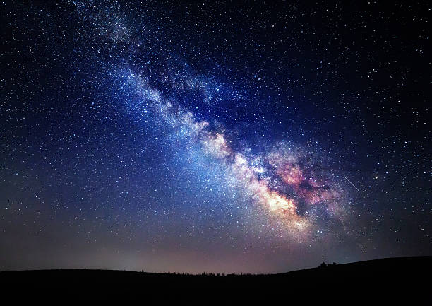 milky way ます。美しい夏の夜空の星をクリミア - 天の川 ストックフォトと画像