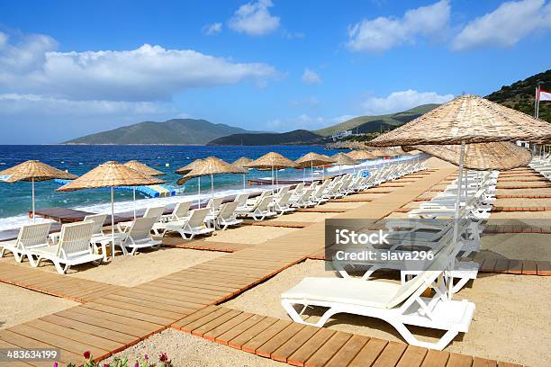 La Playa De Arena En El Hotel De Lujo De Bodrum Turquía Foto de stock y más banco de imágenes de Bodrum