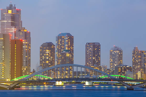 istock Tokyo city view with highrise building and sumida river 483644184