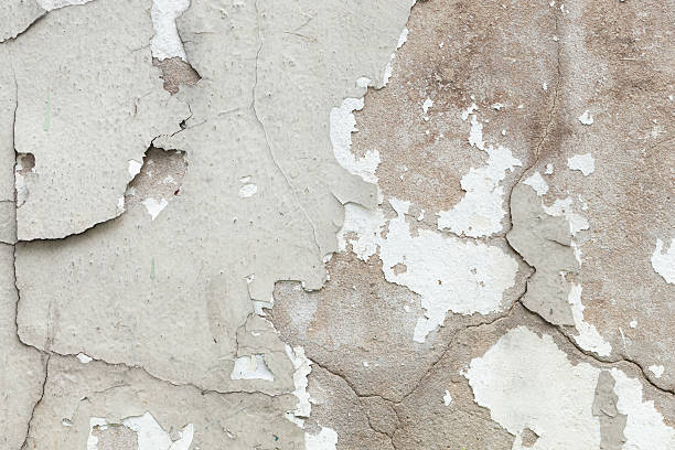 istock Cracks of the cement wall 483644698