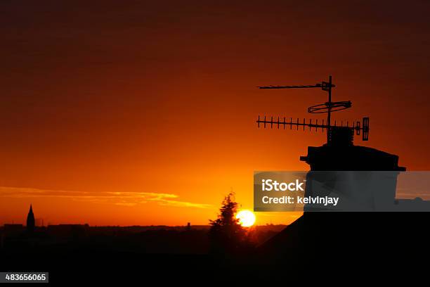 Tv Antenne Allalba - Fotografie stock e altre immagini di Alba - Crepuscolo - Alba - Crepuscolo, Antenna - Attrezzatura per le telecomunicazioni, Antenna televisiva