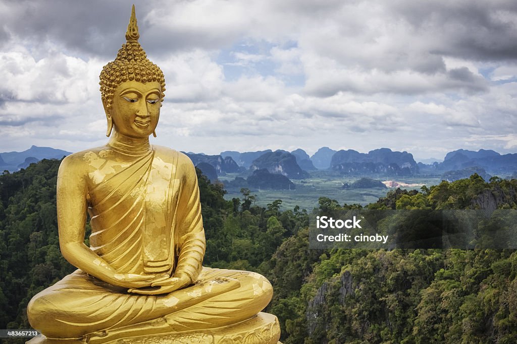 Golden Buddha - Tiger Cave Temple / Thailand - Royaltyfri Buddha Bildbanksbilder