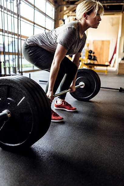 istock Deadlifts Cross Training Woman 483659641