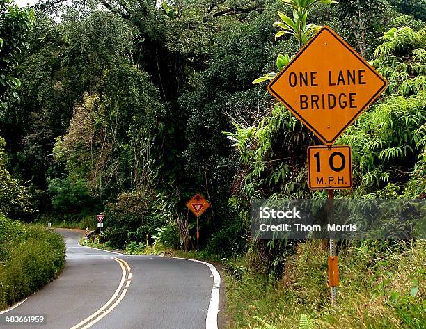 Jedna Dróżka Bridge Na Drodze Do Hana - zdjęcia stockowe i więcej obrazów Hana - Maui - Hana - Maui, Aloha - angielskie słowo, Czerwony