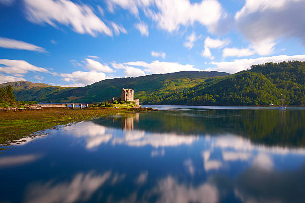 castelo eilean donan tarde scenic - long exposure imagens e fotografias de stock